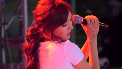 stella 丝袜饭拍,Stella的性感饭拍瞬间