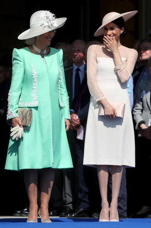 怀孕 同学 妈妈的丝袜,温馨日常中的时尚小物