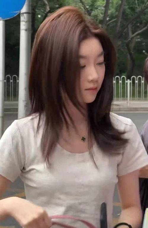 女子校生集团av,揭秘校园青春诱惑背后的故事